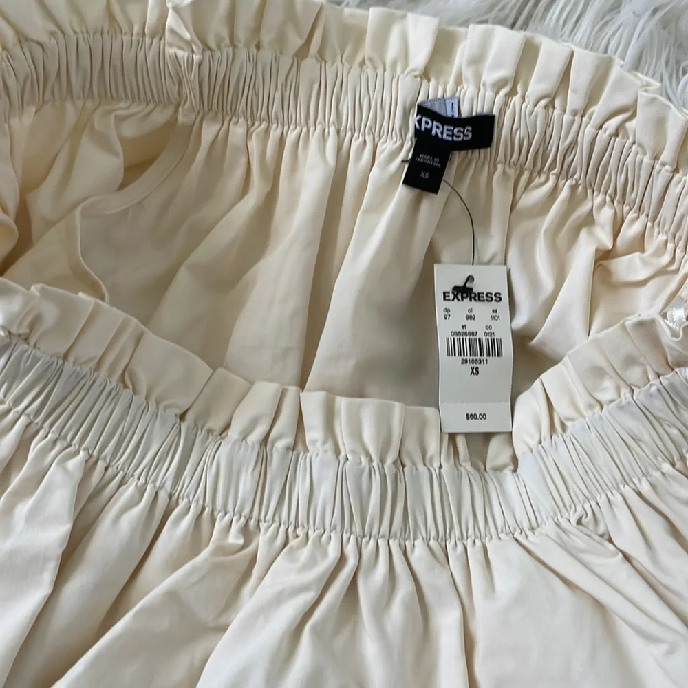 Express Ruffled Off-Shoulder Bodysuit - Picture 4 of 4